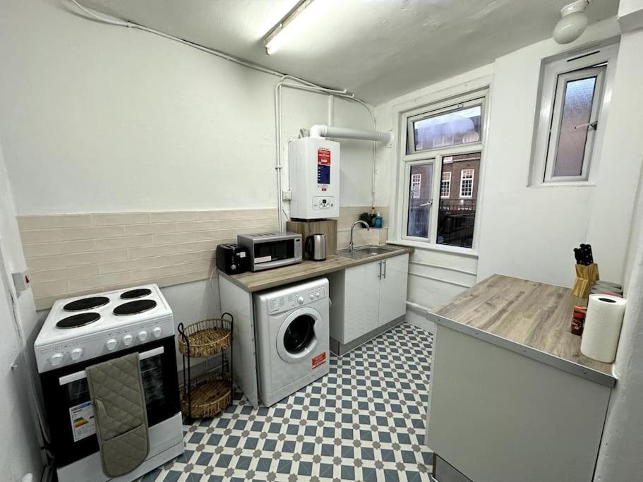 Spectacular 2 Bedroom On Tower Bridge London Bagian luar foto