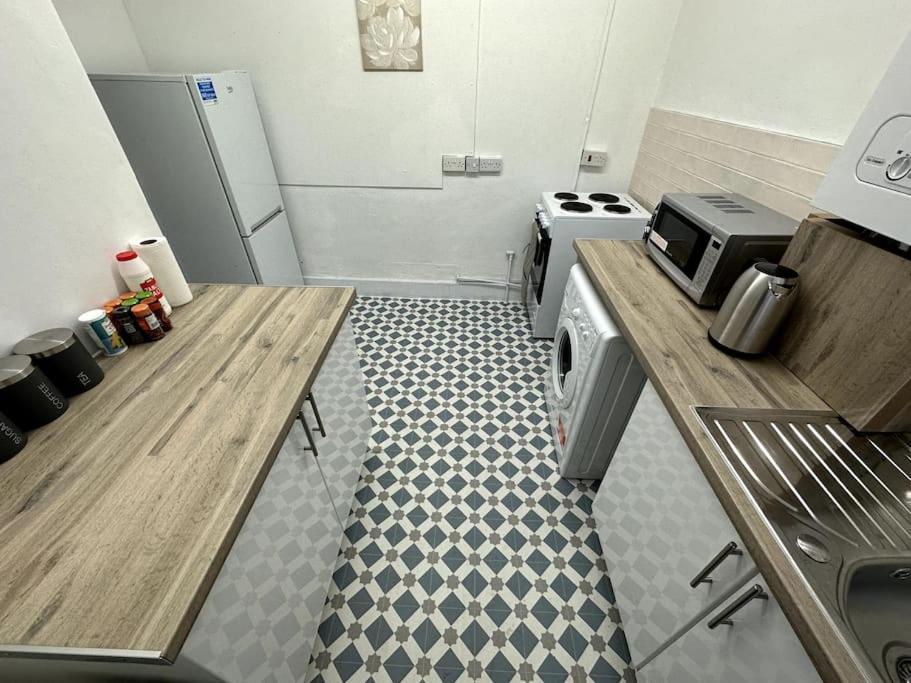 Spectacular 2 Bedroom On Tower Bridge London Bagian luar foto